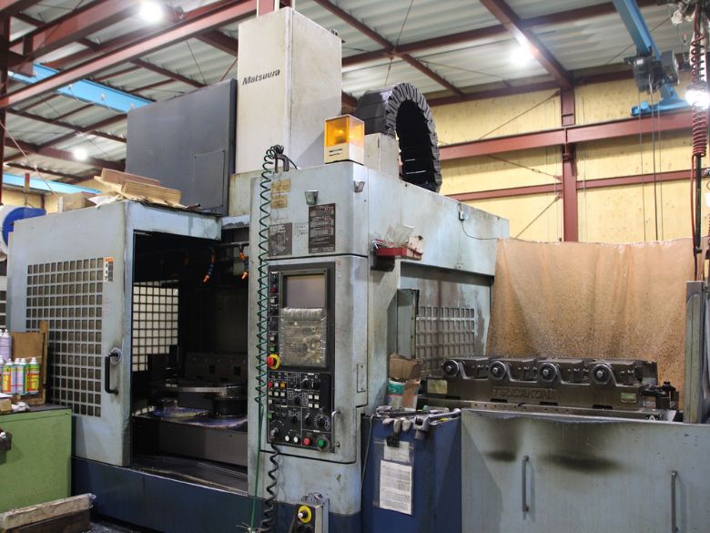 立型マシニングセンター